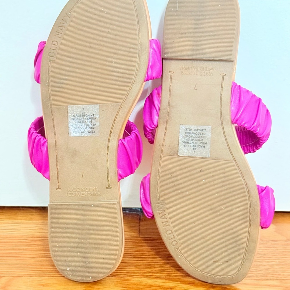Women's Fuchsia Sandals - Picture 3 of 3
